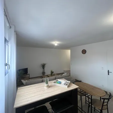 Cozy T2 Chaleureux Neuf 15 Min Proche De La Апартаменты *
