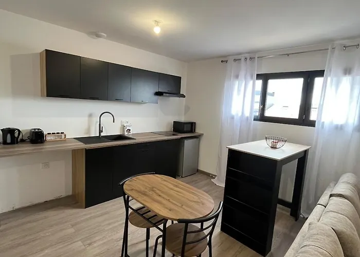 Cozy T2 Chaleureux Neuf 15 Min Proche De La Apartment Pia